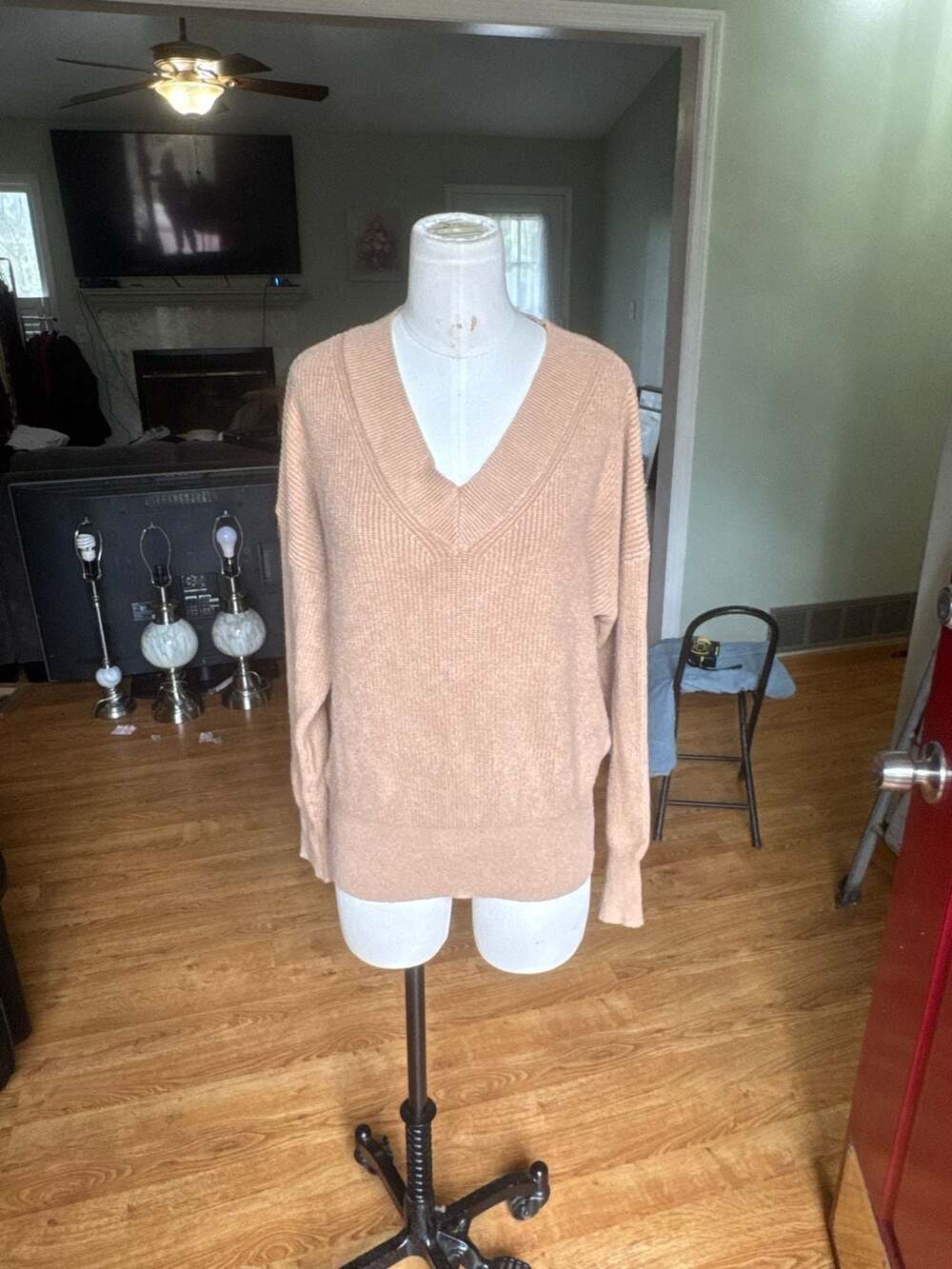 Philosophy Republic Clothing Women's Tan V-Neck Ribbed Oversized Pullover Sweate
